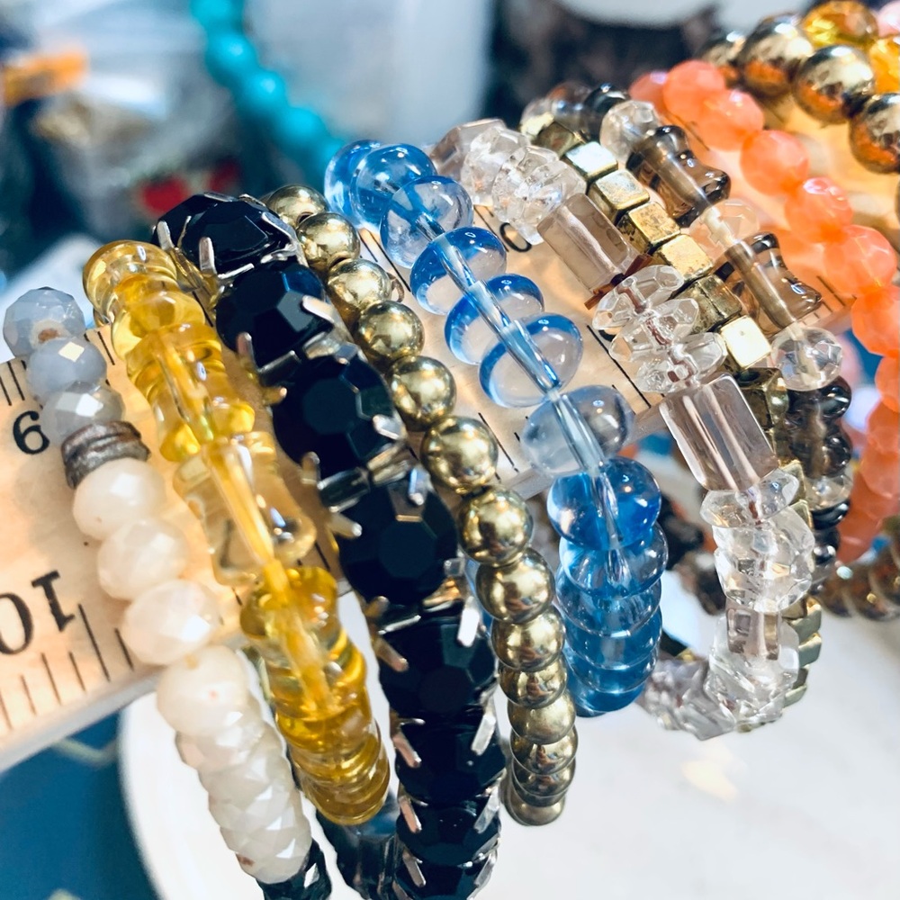 Stretchable bracelet lots - Picture 2 of 4